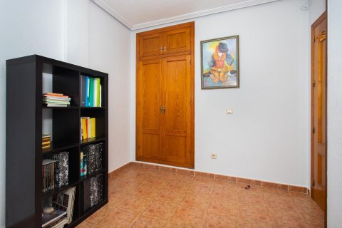 Bungalow for sale Punta Prima, Alicante, Spain 2 bedrooms, 57 sq.m. No. 125640 - photo 18