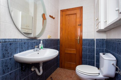 Bungalow for sale Punta Prima, Alicante, Spain 2 bedrooms, 57 sq.m. No. 125640 - photo 16