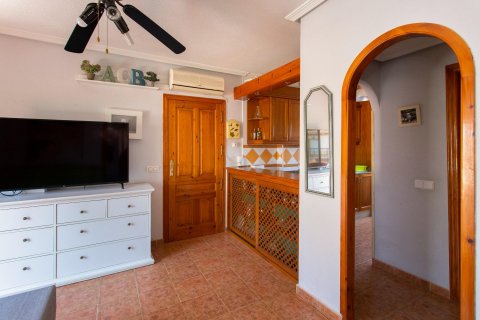 Bungalow for sale Punta Prima, Alicante, Spain 2 bedrooms, 57 sq.m. No. 125640 - photo 12