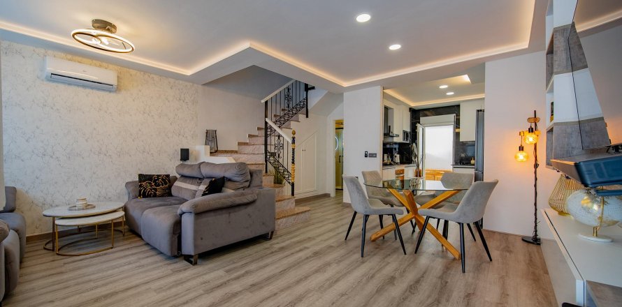 Villetta a schiera Villamartin, Alicante, Spagna 3 camere da letto, 76 mq. N° 125485