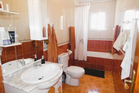 Villa for sale Torrevieja, Alicante, Spain 2 bedrooms, 83 sq.m. No. 125488 - photo 19