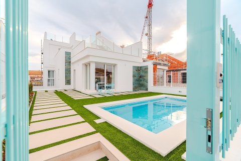 Townhouse à vendre à Los Alcazares, Murcia, Espagne, 3 chambres, 232 m2 No. 132237 - photo 2