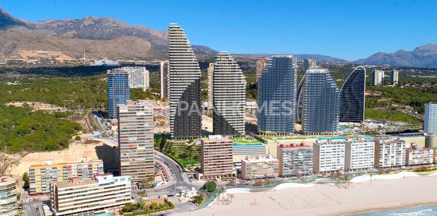 Apartment in Benidorm, Alicante, Spain 4 bedrooms, 148 sq.m. No. 120548