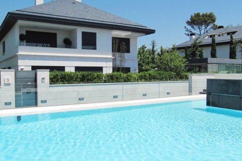 Villa en venta Madrid, España 6 dormitorios, 847 m2 No. 120547 - foto 7