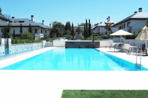 Villa en venta Madrid, España 6 dormitorios, 847 m2 No. 120547 - foto 6