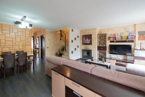 Casa adosada en venta Algete, Madrid, España 3 dormitorios, 250 m2 No. 120546 - foto 6