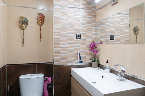 Casa adosada en venta Algete, Madrid, España 3 dormitorios, 250 m2 No. 120546 - foto 10