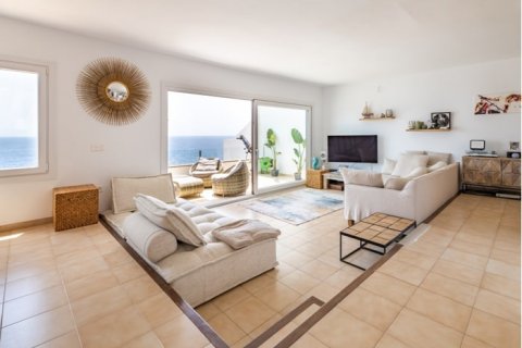 Apartment for rent Calvia, Mallorca, Spain 4 bedrooms, 142 sq.m. No. 128112 - photo 4