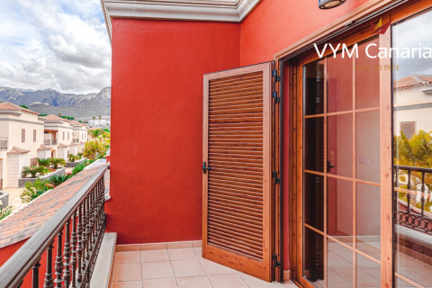 Kaupunkipientalo myytävänä Adeje, Tenerife, Espanja, 3 makuuhuonetta, 115 m2 No. 129415 - kuva 9
