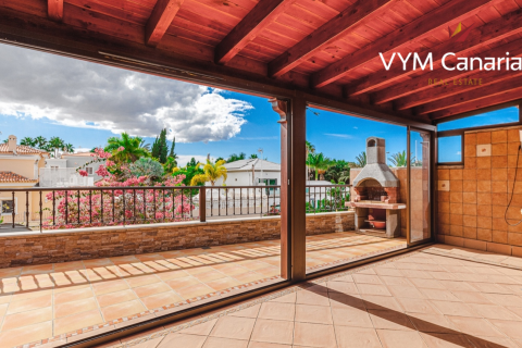 Kaupunkipientalo myytävänä Adeje, Tenerife, Espanja, 3 makuuhuonetta, 115 m2 No. 129415 - kuva 1