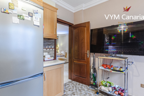 Kaupunkipientalo myytävänä Adeje, Tenerife, Espanja, 3 makuuhuonetta, 115 m2 No. 129415 - kuva 13