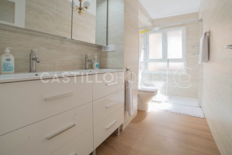 Apartment for sale Torrevieja, Alicante, Spain 4 bedrooms, 120 sq.m. No. 125151 - photo 25