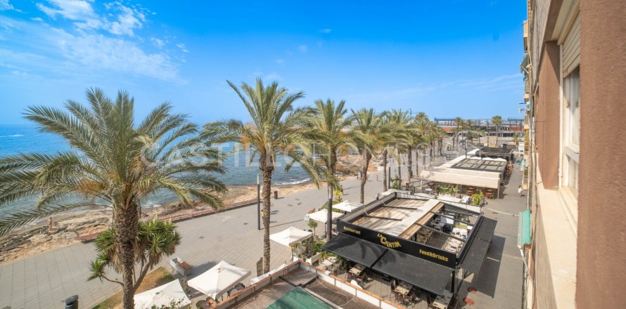 Apartment Torrevieja, Alicante, Spain 4 bedrooms, 120 sq.m. No. 125151