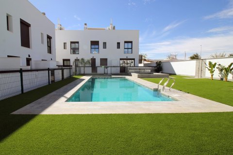 Villa for sale Pilar de la Horadada, Alicante, Spain 3 bedrooms, 108 sq.m. No. 128382 - photo 1