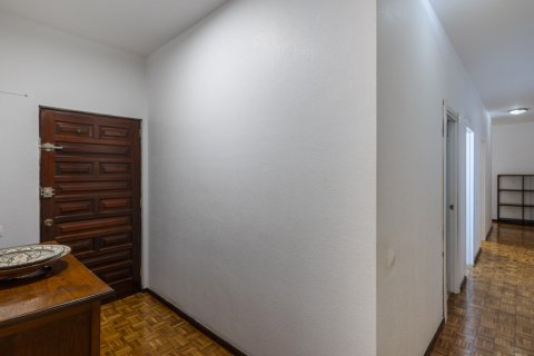 Продажа квартиры в Лас-Пальмас-де-Гран-Канария, Гран-Канария, Испания 4 спальни, 130.5м2 №121642 - фото 11
