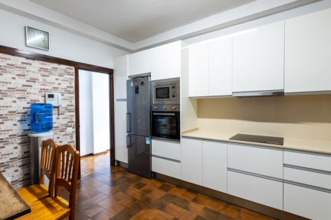 Продажа квартиры в Лас-Пальмас-де-Гран-Канария, Гран-Канария, Испания 4 спальни, 130.5м2 №121642 - фото 5