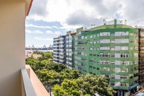 Продажа квартиры в Лас-Пальмас-де-Гран-Канария, Гран-Канария, Испания 4 спальни, 130.5м2 №121642 - фото 2