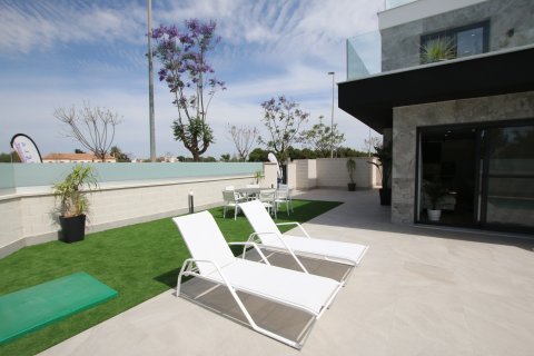 Villa for sale Pilar de la Horadada, Alicante, Spain 3 bedrooms, 194 sq.m. No. 123475 - photo 17