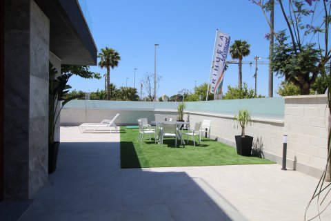 Villa for sale Pilar de la Horadada, Alicante, Spain 3 bedrooms, 194 sq.m. No. 123475 - photo 18