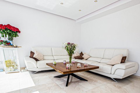 Villa till salu La Zenia, Alicante, Spanien 4 sovrum, 185 kvm. Nr. 126973 - foto 4