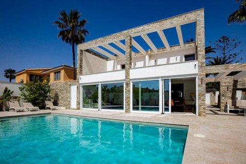 Villa till salu La Zenia, Alicante, Spanien 4 sovrum, 185 kvm. Nr. 126973 - foto 2
