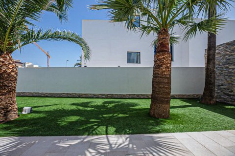 Villa till salu La Zenia, Alicante, Spanien 4 sovrum, 185 kvm. Nr. 126973 - foto 18