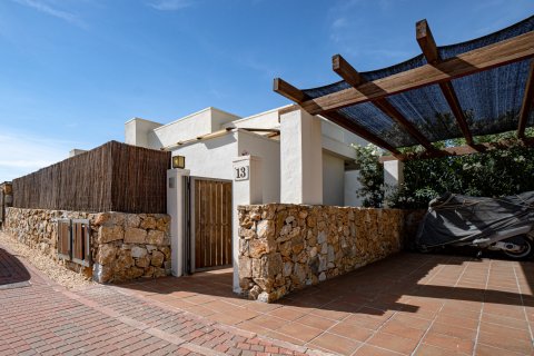Villa en venta Alicante, España 5 dormitorios, 200 m2 No. 126976 - foto 1