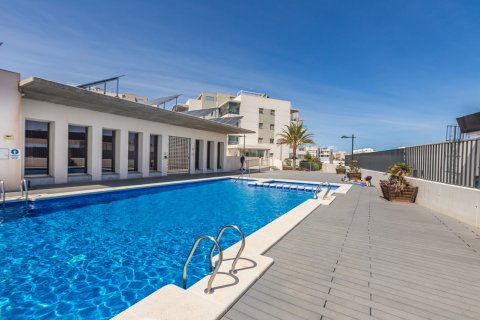 Huoneisto myytävänä Villamartin, Alicante, Espanja, 4 makuuhuonetta, 167 m2 No. 126975 - kuva 5