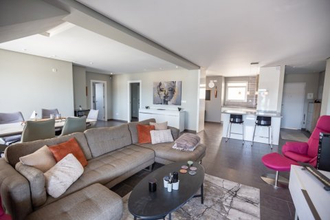 Huoneisto myytävänä Villamartin, Alicante, Espanja, 4 makuuhuonetta, 167 m2 No. 126975 - kuva 9