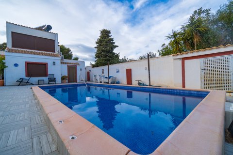 Villa for sale Cabo Roig, Alicante, Spain 9 bedrooms, 230 sq.m. No. 126974 - photo 4