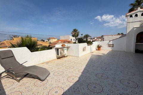 Huvila myytävänä Torrevieja, Alicante, Espanja, 3 makuuhuonetta, 198 m2 No. 125395 - kuva 28