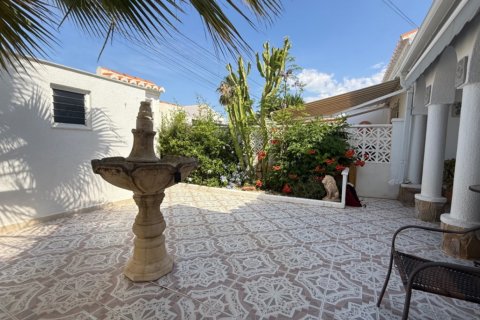 Huvila myytävänä Torrevieja, Alicante, Espanja, 3 makuuhuonetta, 198 m2 No. 125395 - kuva 24