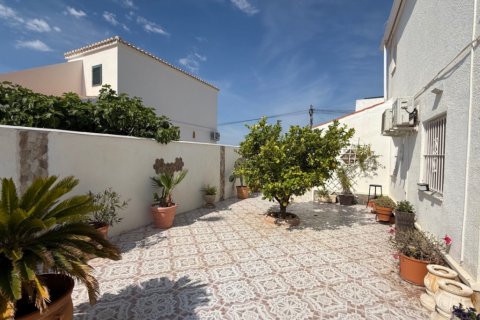 Huvila myytävänä Torrevieja, Alicante, Espanja, 3 makuuhuonetta, 198 m2 No. 125395 - kuva 2