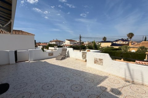 Huvila myytävänä Torrevieja, Alicante, Espanja, 3 makuuhuonetta, 198 m2 No. 125395 - kuva 29