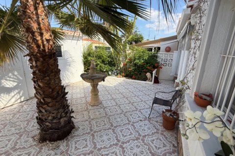 Huvila myytävänä Torrevieja, Alicante, Espanja, 3 makuuhuonetta, 198 m2 No. 125395 - kuva 23