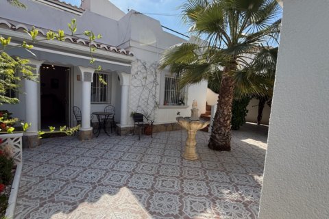 Huvila myytävänä Torrevieja, Alicante, Espanja, 3 makuuhuonetta, 198 m2 No. 125395 - kuva 25