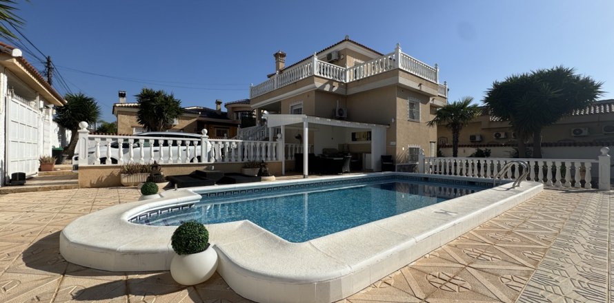 Villa Ciudad Quesada, Alicante, Spagna 4 camere da letto, 256 mq. N° 125680