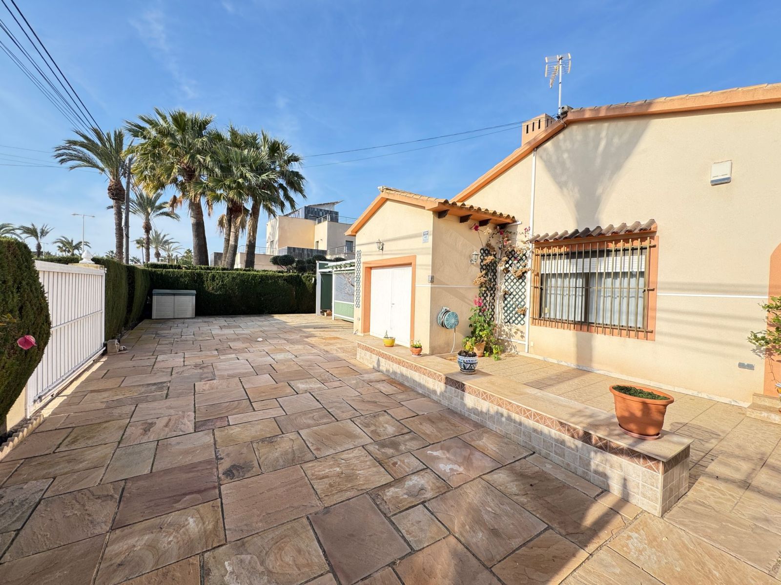 Villa in Cabo Roig, Alicante, Spain 3 bedrooms, 178 sq.m. No. 125678