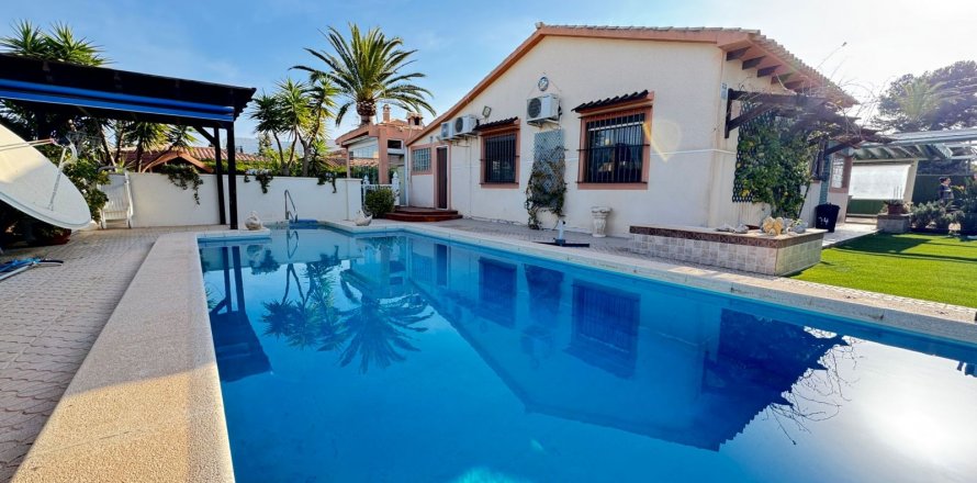 Villa Cabo Roig, Alicante, Spanien 3 Schlafzimmer, 178 m2 Nr. 125678
