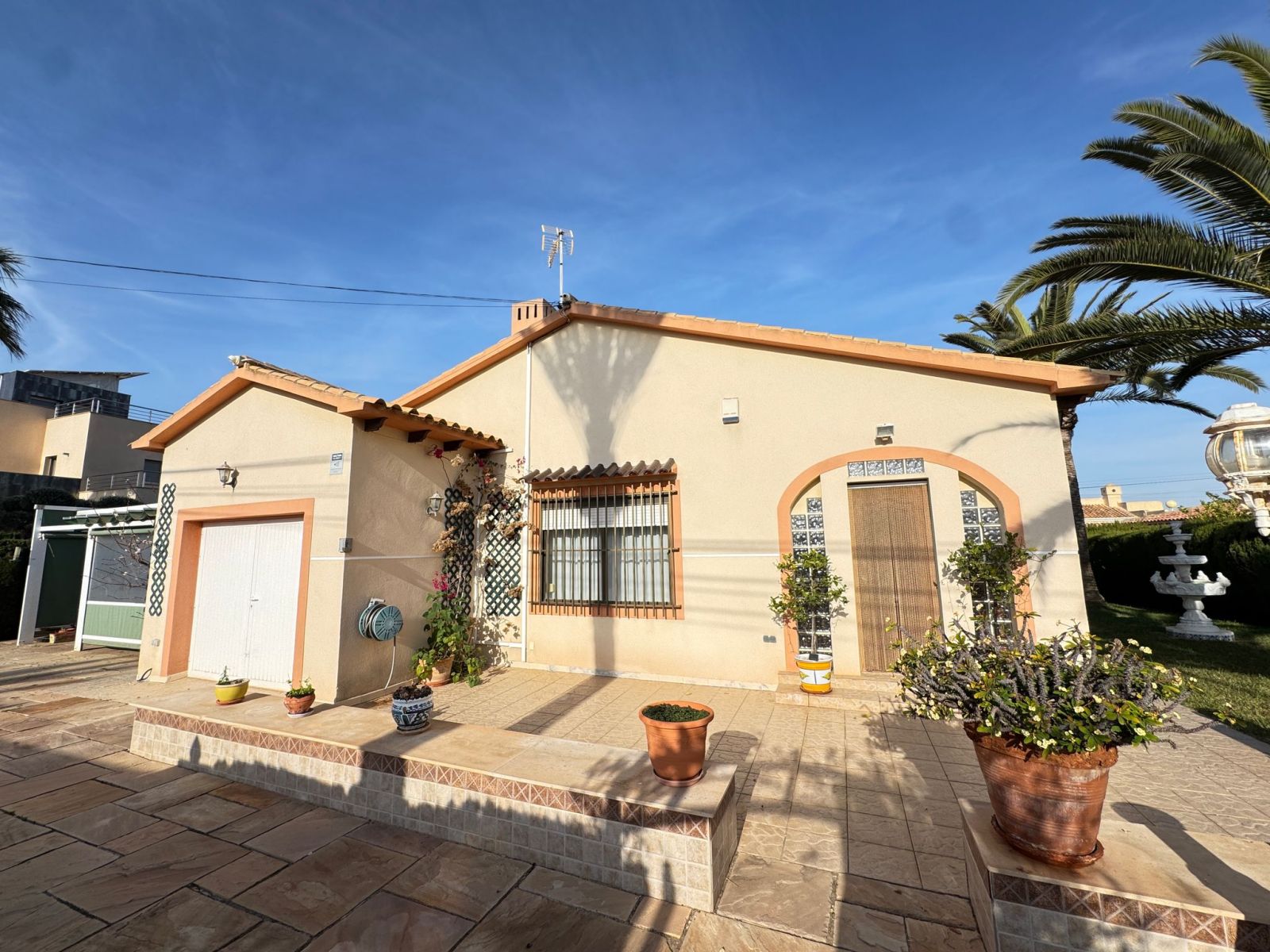 Villa in Cabo Roig, Alicante, Spain 3 bedrooms, 178 sq.m. No. 125678