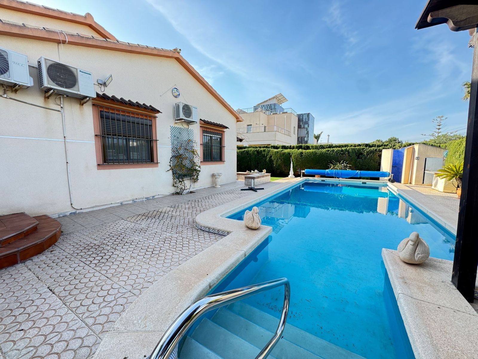 Villa in Cabo Roig, Alicante, Spain 3 bedrooms, 178 sq.m. No. 125678
