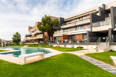 Huoneisto myytävänä Villamartin, Alicante, Espanja, 2 makuuhuonetta, 84 m2 No. 125107 - kuva 2