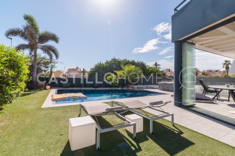 Villa à vendre Torrevieja, Alicante, Espagne, 5 chambres, 232 m2 No. 125124 - photo 1