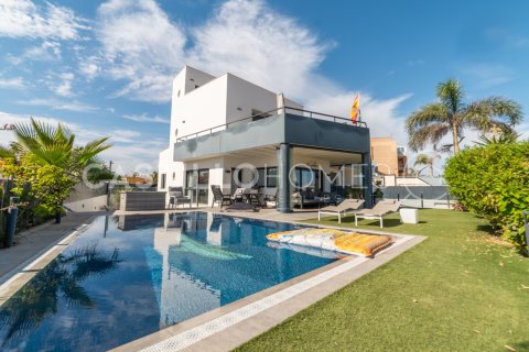 Villa à vendre Torrevieja, Alicante, Espagne, 5 chambres, 232 m2 No. 125124 - photo 3