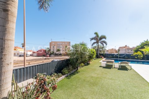 Villa à vendre Torrevieja, Alicante, Espagne, 5 chambres, 232 m2 No. 125124 - photo 10