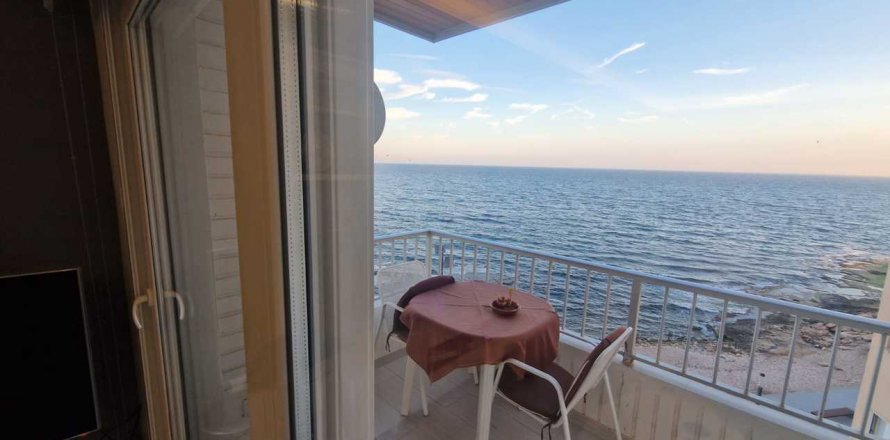 Apartment Torrevieja, Alicante, Spain 3 bedrooms, 93 sq.m. No. 125687