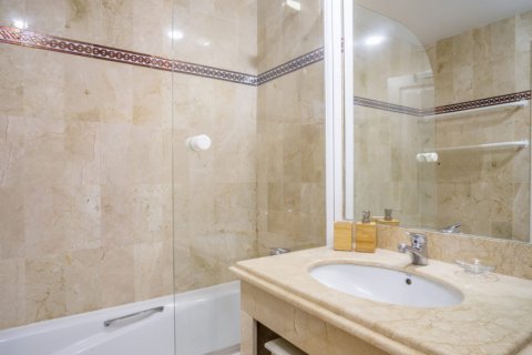 Apartment for rent Malaga, Spain 3 bedrooms, 120 sq.m. No. 130045 - photo 13