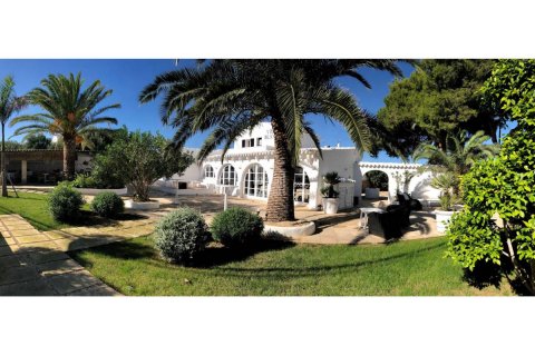 Liikekiinteistö myytävänä Sant Lluis, Menorca, Espanja, 5 makuuhuonetta, 215 m2 No. 129479 - kuva 6