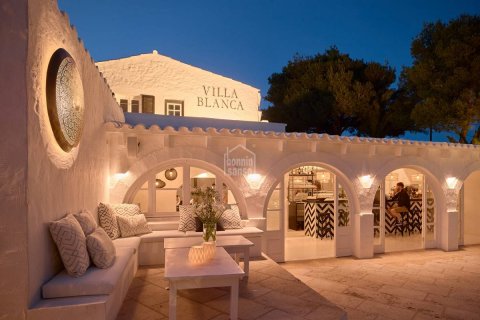 Liikekiinteistö myytävänä Sant Lluis, Menorca, Espanja, 5 makuuhuonetta, 215 m2 No. 129479 - kuva 2