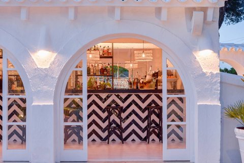 Liikekiinteistö myytävänä Sant Lluis, Menorca, Espanja, 5 makuuhuonetta, 215 m2 No. 129479 - kuva 8